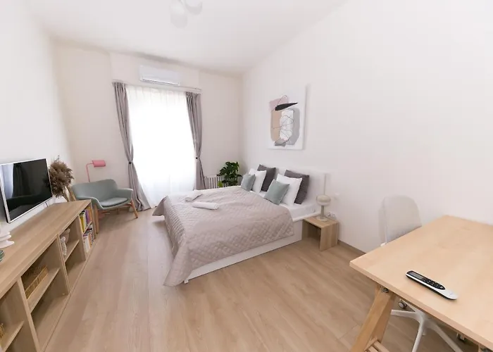 Madach Fox Apartment